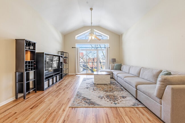 Photo - 5933 W Huron St
