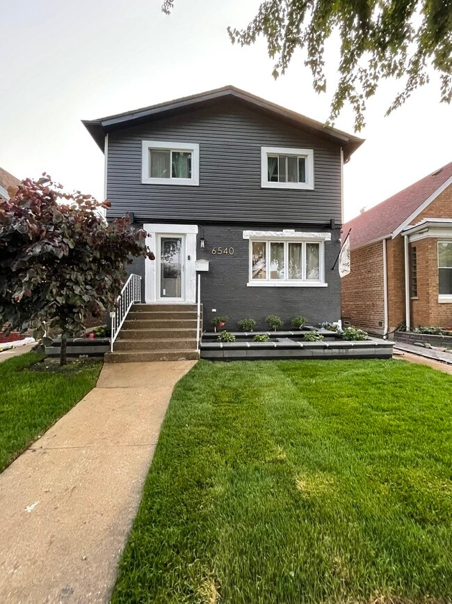 Building Photo - 6540 S Kedvale Ave Rental
