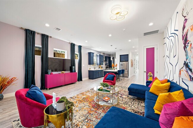 Photo - 207 E 38th St