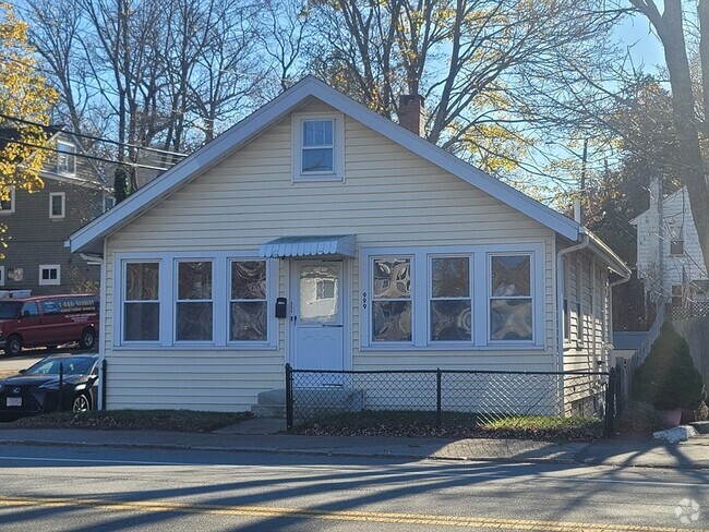 Building Photo - 999 Washington St Unit 1 Rental