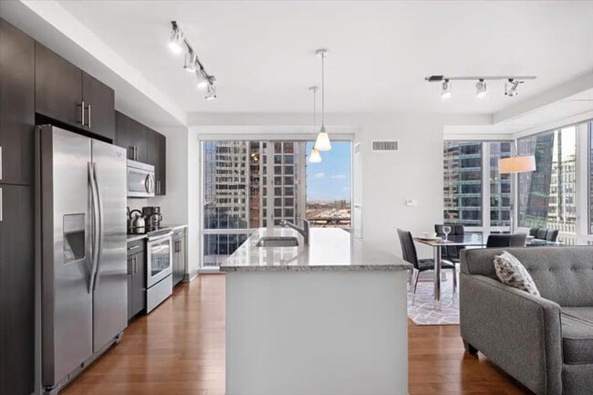 Photo - 100 Pier 4 Blvd. Unidad SI ID1039879P