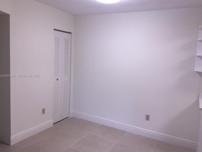 Photo - 10740 N Kendall Dr Unidad L-14