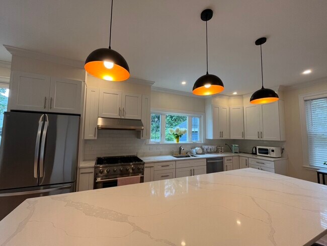 Photo - 98 Sharon St