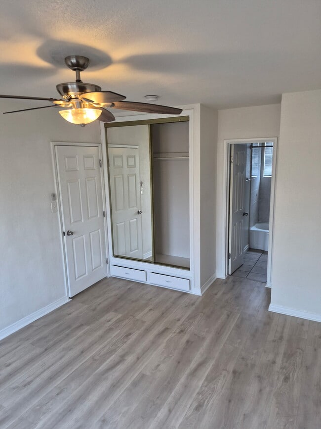 Photo - 434 Laconia Blvd Unit 434