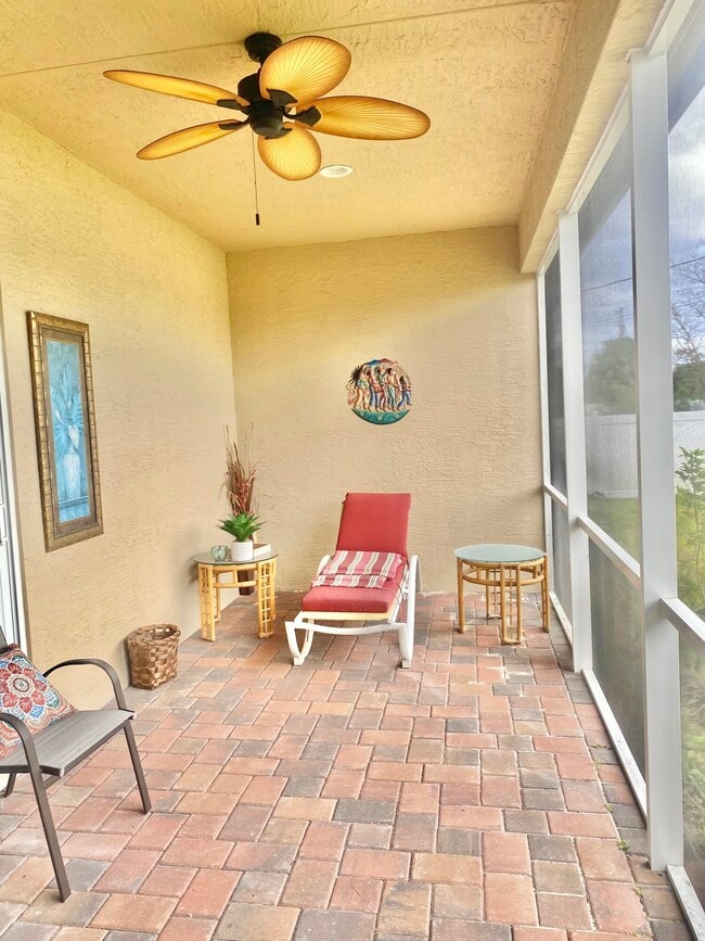 Photo - 656 SW Haas Ave