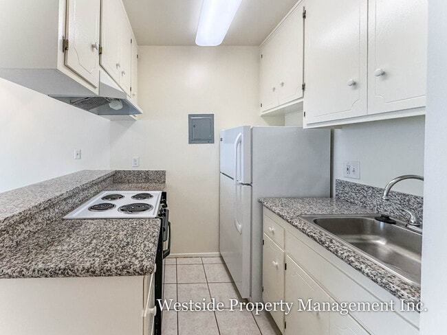 Photo - 11360 Iowa Ave