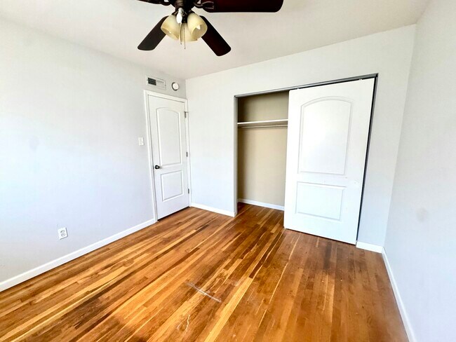Photo - 5225 Southwest Ave Unit 206