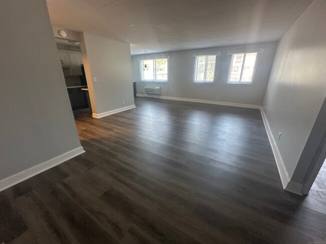 Photo - 120 Huntington Turnpike Unidad 206