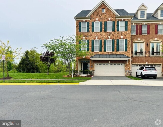 Building Photo - 22611 Windsor Locks Square Rental