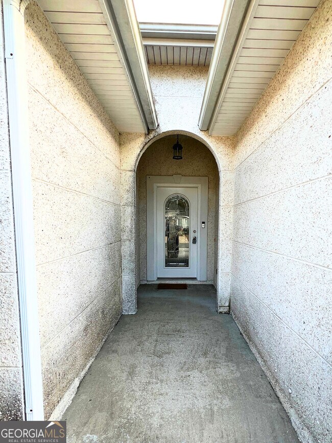 Photo - 582 Eagle Blvd