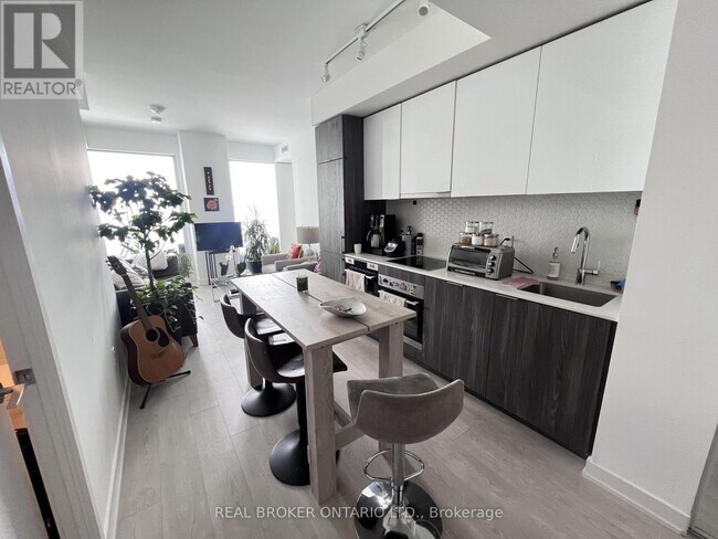 Photo - 15 Queens Quay E Unit 2608