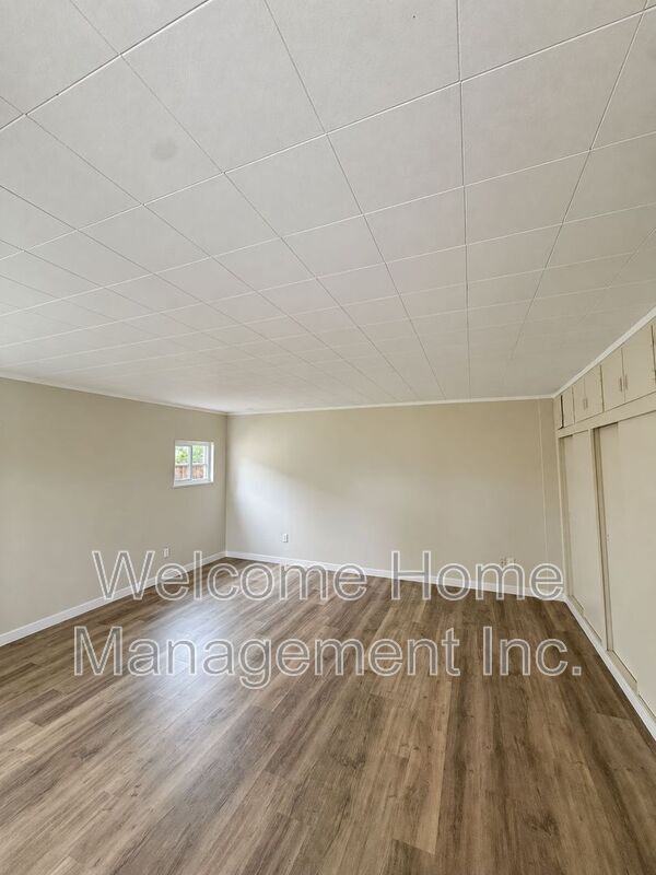 Photo - 477 Grove Way