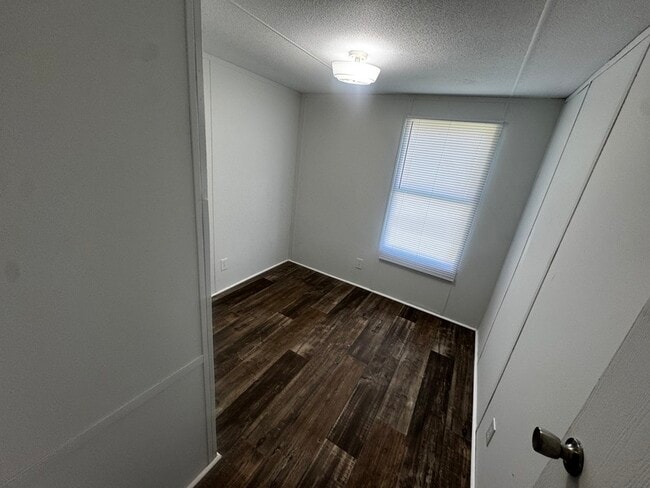 Photo - 2214 Cattail Cir