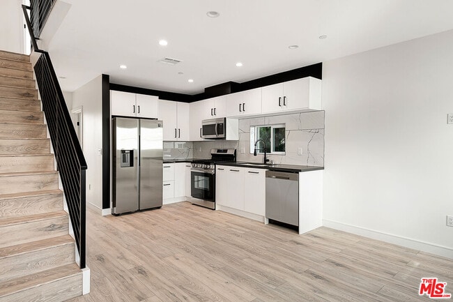 Photo - 5464 Geer Ave