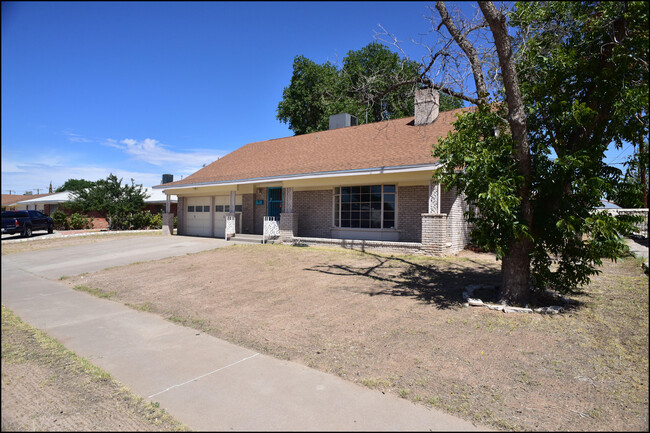 Building Photo - 9917 Honolulu Dr Rental