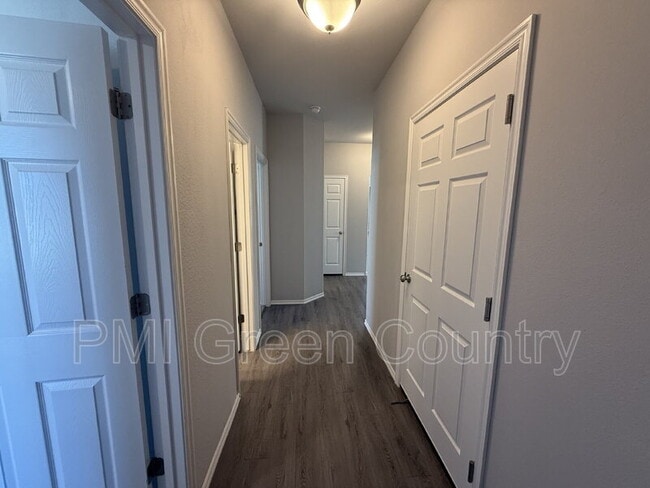 Photo - 7427 S Walnut Ave