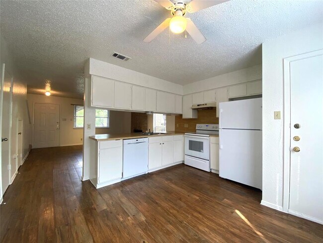 Photo - 1509 Cinnamon Path