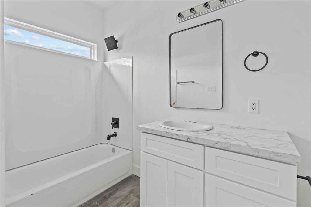 Photo - 8503 Denby St