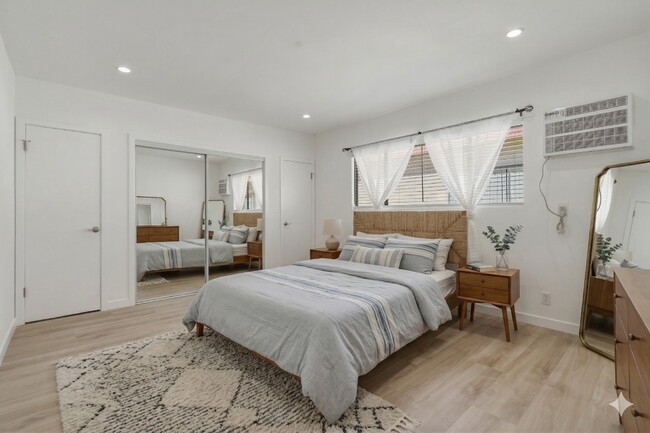 Photo - 1827 N Van Ness Ave