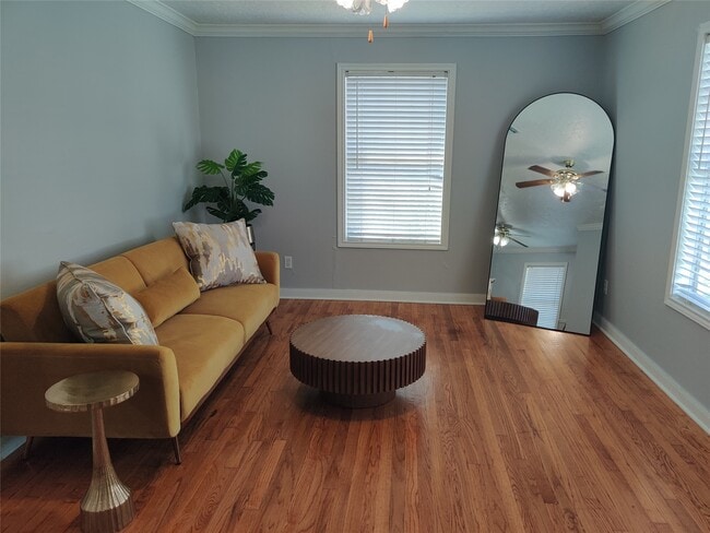 Photo - 919 Oak Meadows St