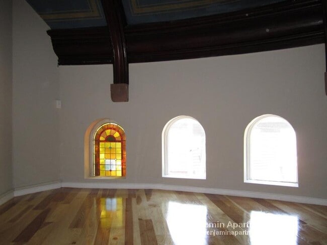 Building Photo - 17 Bow St Unit 3-7