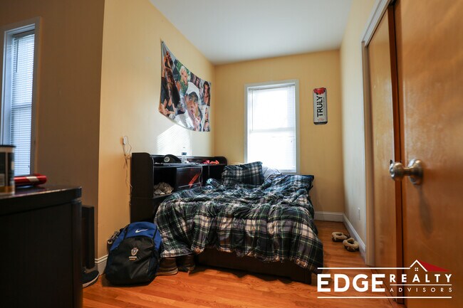 Photo - 24 Ashford St Unidad 4