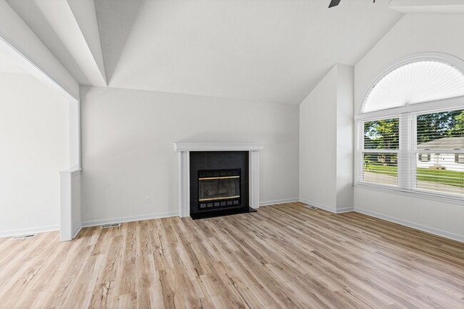 Photo - 16209 Speaker Ave
