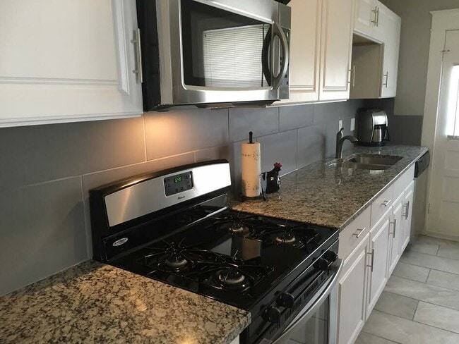 Building Photo - 553 Campbell St Unit 1S Rental