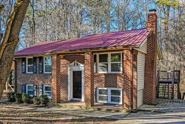 Photo - 2870 Valley Brook Dr SW