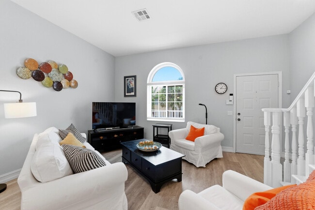 Photo - 2445 NE 14th St