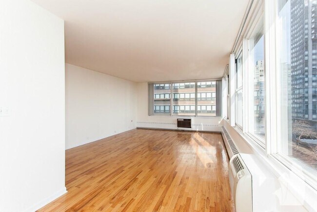 Photo - 5650 N Sheridan Rd Unit 10C