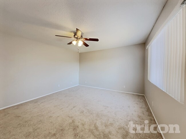 3427 W Rosewood Ave