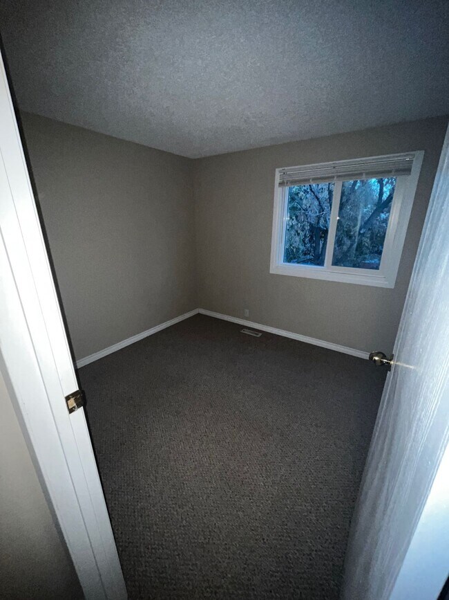 Photo - Townhouse in Crawford/Millwoods Area SE - Half Off 1st Month Rent! Unit 18