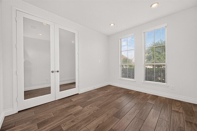 Photo - 25109 Pinebrook Grove Ln