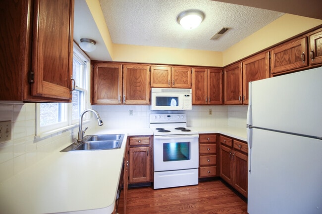 Photo - 306 Orchard Cir