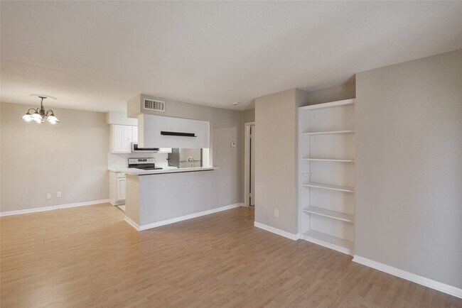 Photo - 12955 Woodforest Blvd Unit 14