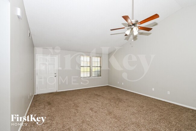 Photo - 5765 Ashridge Pl