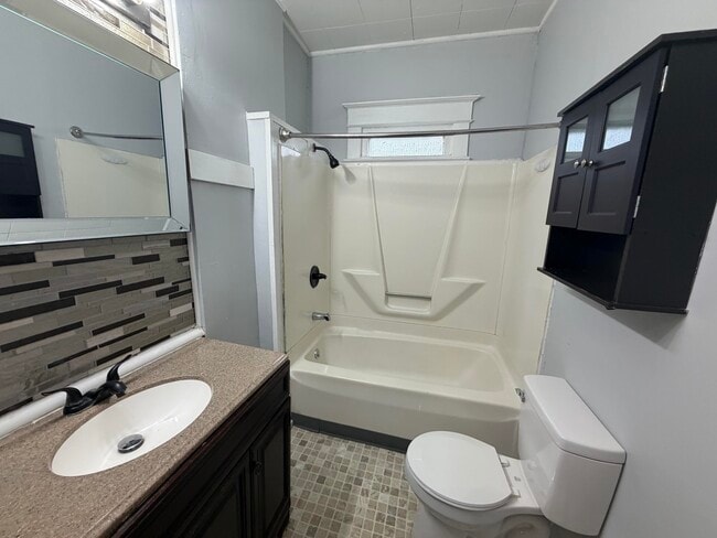 Photo - 115 Conron-E