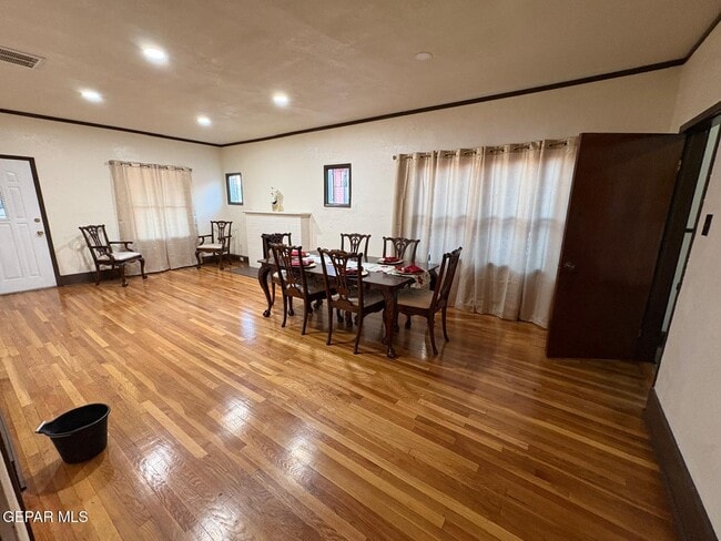 Photo - 3418 Pershing Dr