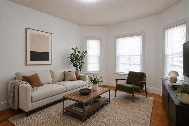 Building Photo - 48 Wordsworth St Unit 1