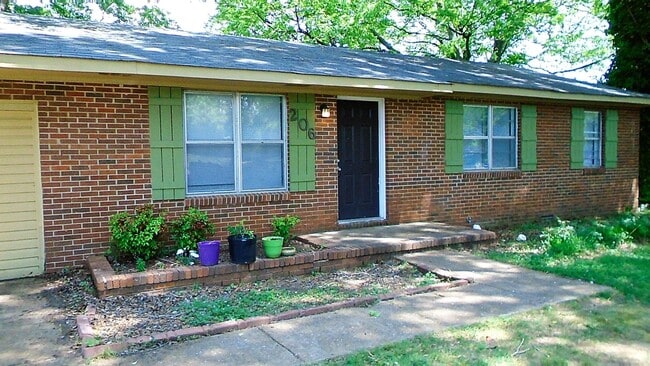 Photo - 4-BEDROOM + BONUS ROOM - Beautiful, Shady Residential Area