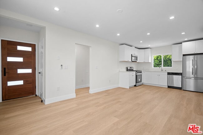 Photo - 420 S Sepulveda Blvd Unit 21