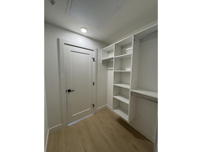 Photo - 19953-19976 76 Ave Unité 205