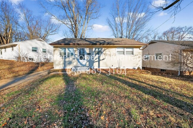 Building Photo - Spacious 3-Bedroom Home with Large Yard – Section 8 Welcome