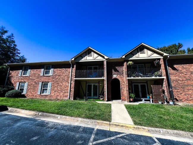 Photo - Charming 3 bedroom, 2 bathroom condo in Gr...