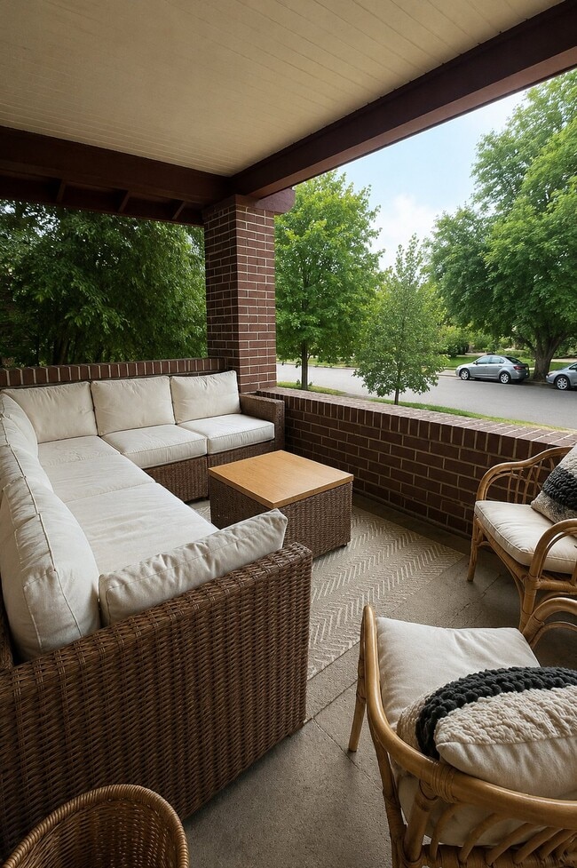 Photo - 1570 Jasmine St