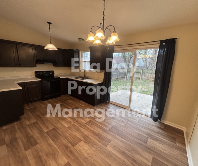 Photo - 8605 W 15th St N