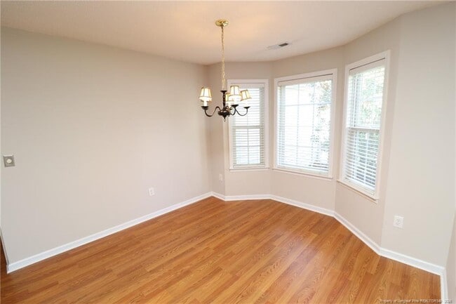 Photo - 305 Firefly Rd