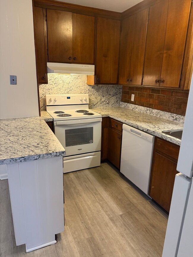 Photo - Adorable 2 Bedroom Convenient to I-29, Sho...