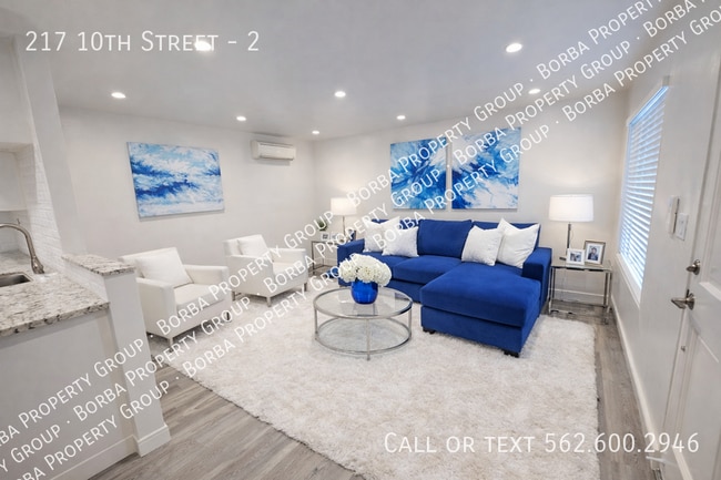 Building Photo - 217 10th St Unit 2